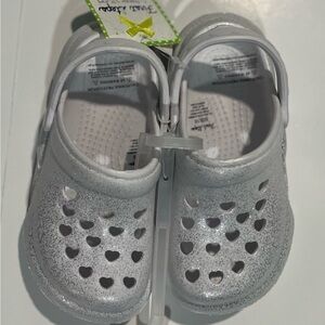 Glittery Heart Cutout Kids Slippers
